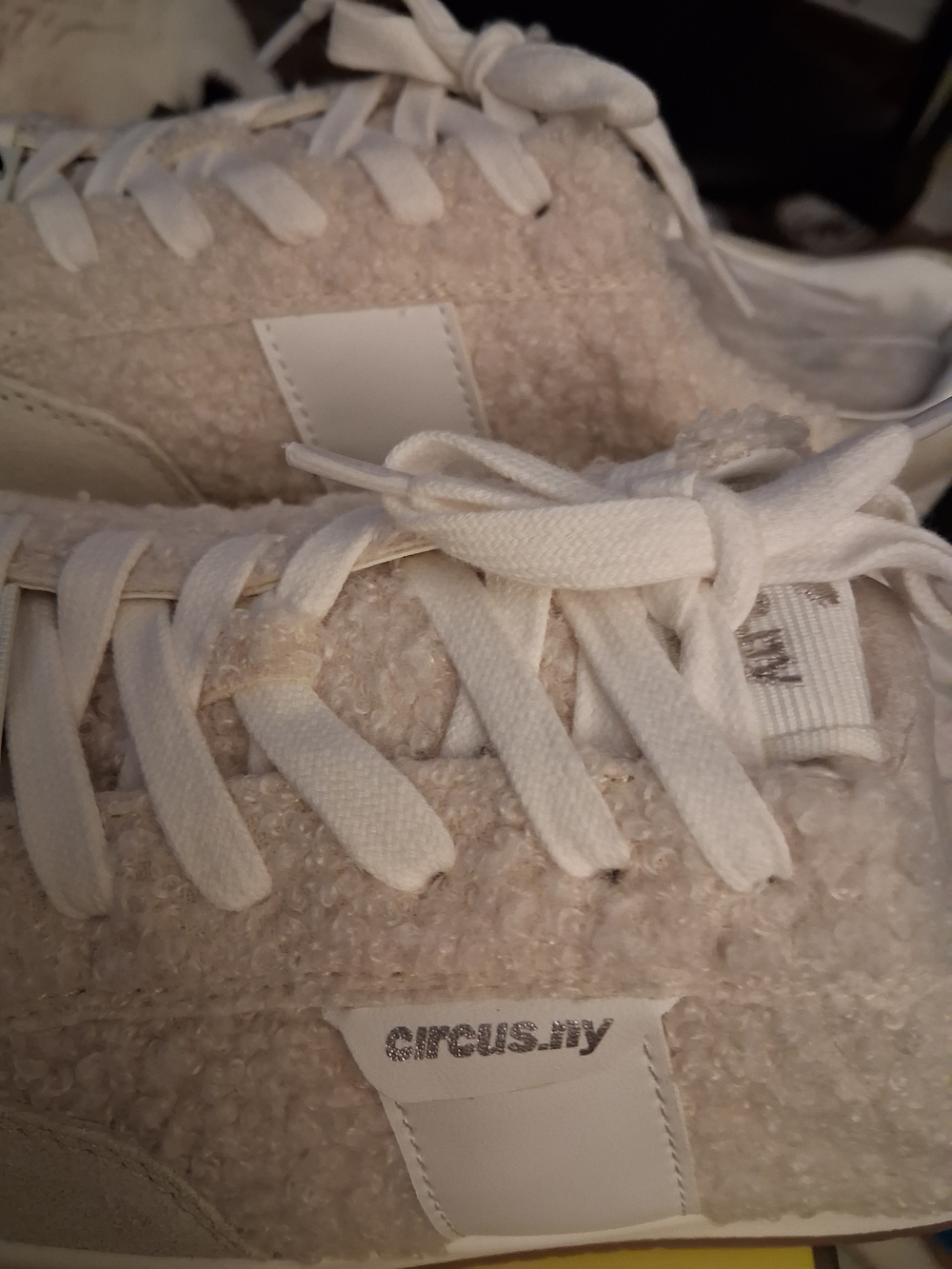 NEW W/BOX Circus by Sam Edelman US Size 9M, Cream Sherpa Lace-Up Sneakers - Picture 5 of 16